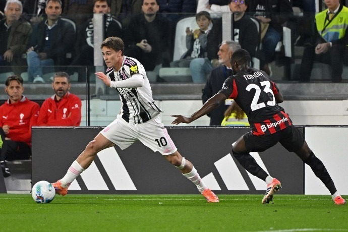 哀悼，切尔西功勋后卫马文-欣顿去世，享年85岁