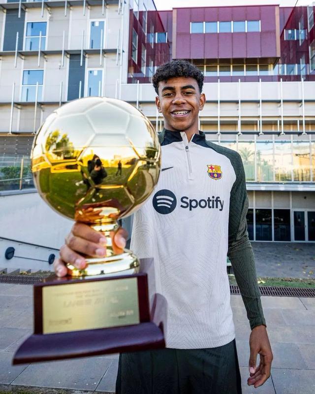 9三分爆砍41分！两大奇兵造17分大逆转！米切尔34+7+6难救主（飙中9记三分砍41分！两大奇兵掀17分逆转，米切尔34+7+6无力回天）