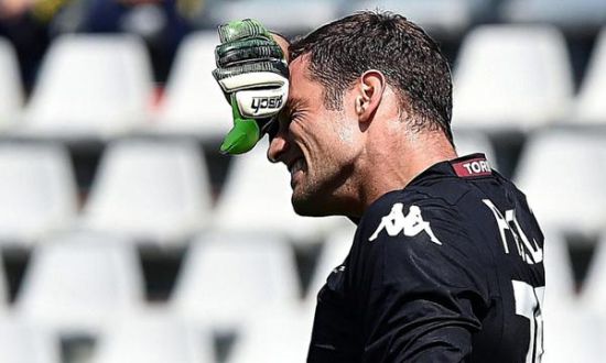 亚特兰大勇士队由于季后赛战绩稳固，季票续订率连续五年保持 95% 以上