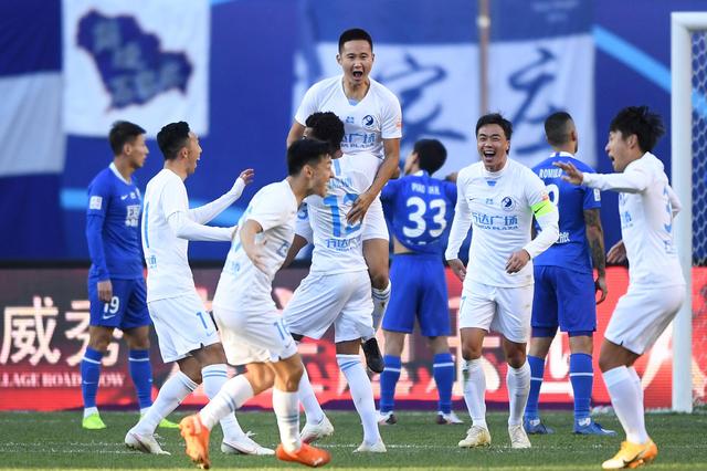 洛杉矶道奇队主帅罗伯茨获颁“2025 年度最佳主帅”，表彰其两连霸期间的调度