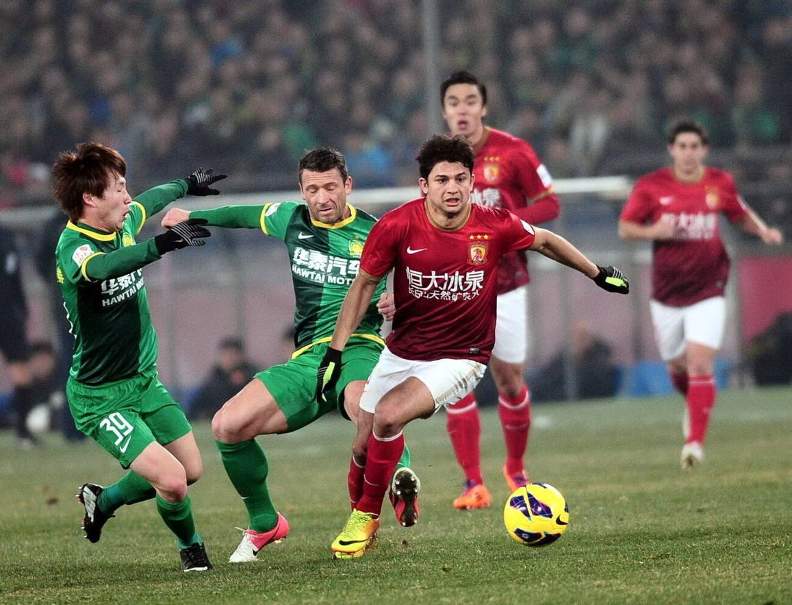 斯普利特：我们对库里使出浑身解数但防不住他 好在我们进攻还行（斯普利特：竭尽所能仍难限制库里，庆幸我们火力不俗）